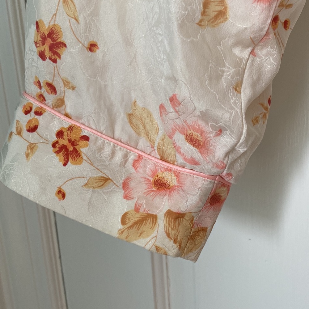 Floral Silk Robe - Picture 4 of 10